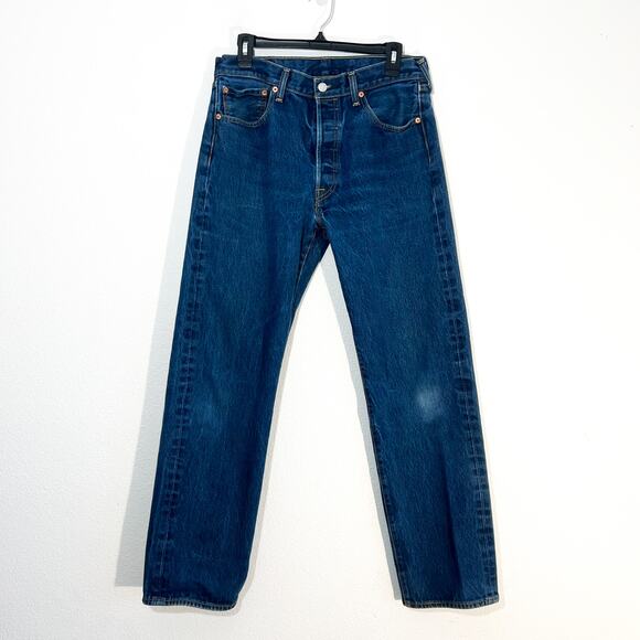 Levi's 501 Jeans Mens 34x30 Button Fly 100% Cotton Straight Leg Medium Wash - Picture 1 of 9